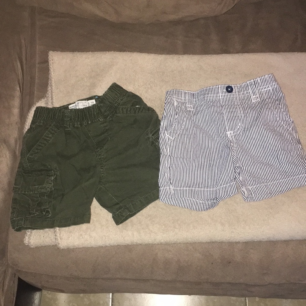 Bundle 2 pairs 18m boys pull on shorts EUC